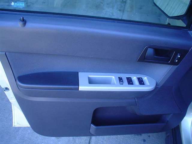 Ford Escape 2011 photo 18